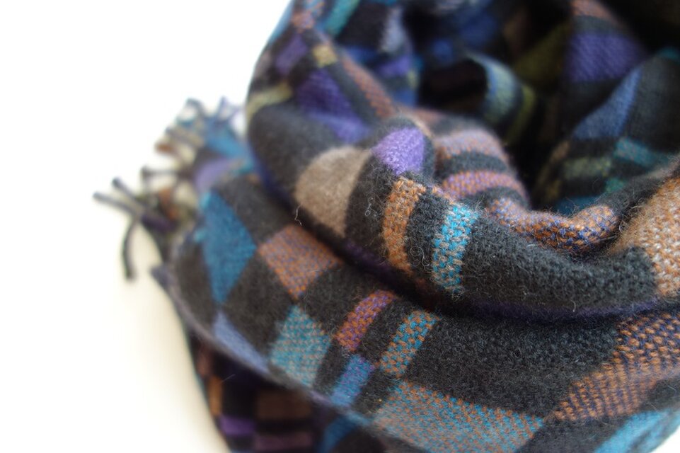 手織りカシミアストール・・影絵