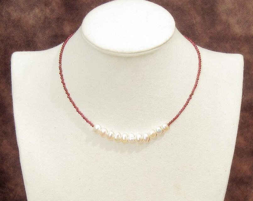 5.0-4.5mm淡水セミバロックパールとロードライト・ガーネットのネックレス（マグネット）