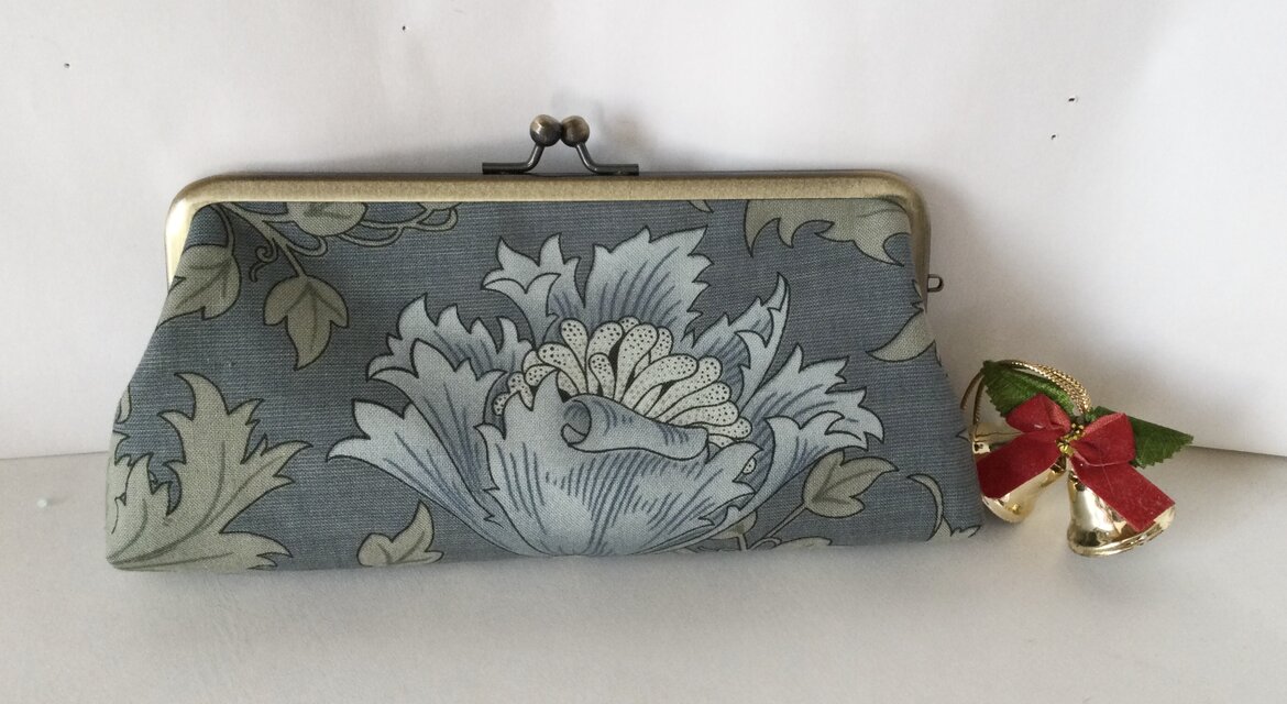 ウイリアムモリス　アネモネ　がま口ペンケース