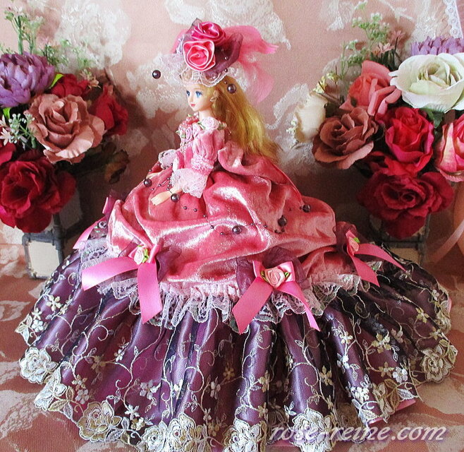 ルノアールの夢 モーブピンクのフェミニンプリンセスドールドレス