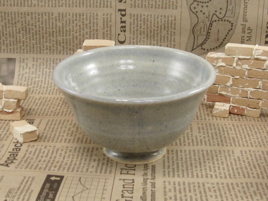 陶器ご飯茶碗（やや大）うすブルー　【200103】