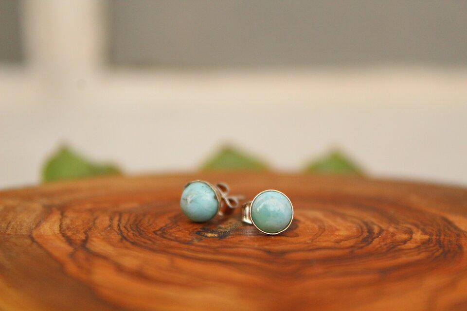 ラリマー　スタッズピアス