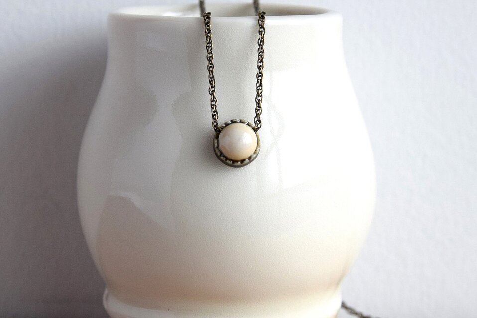 セラミックパールペンダントS【オパール】（a）
