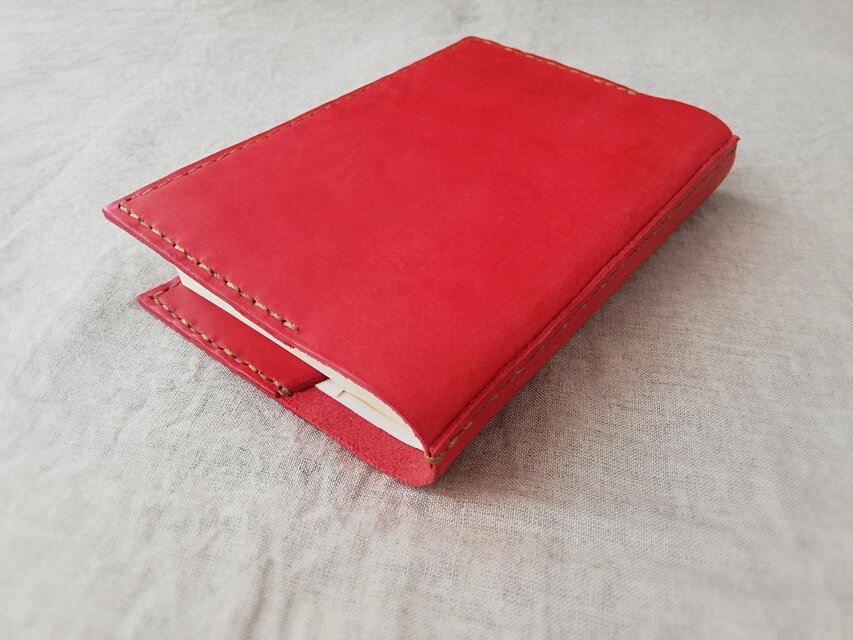 【sale】ブックカバー　チェリーレッド　オイルヌメ
