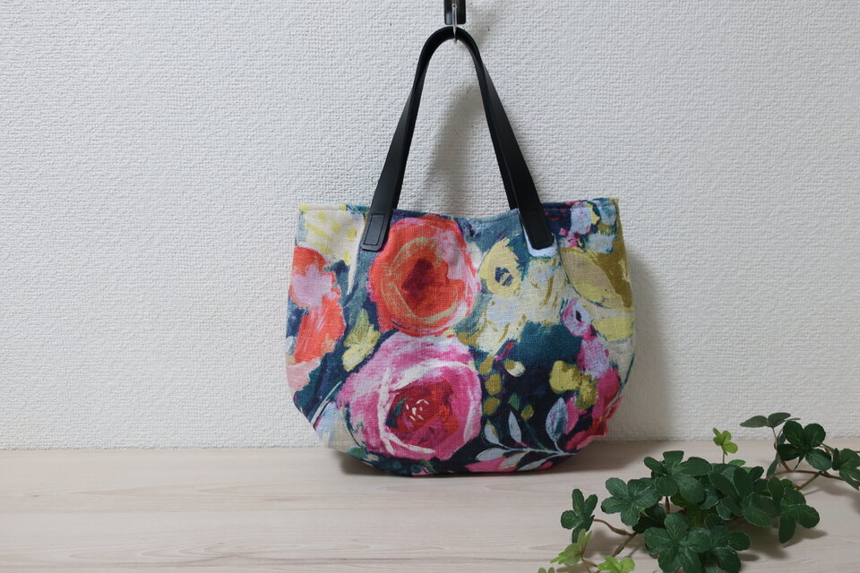 ぷっくりイギリス花柄混リネンRトートバック