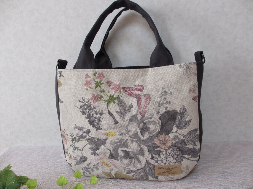 蝶と花束柄のトート（インポートファブリック）Ⅱ