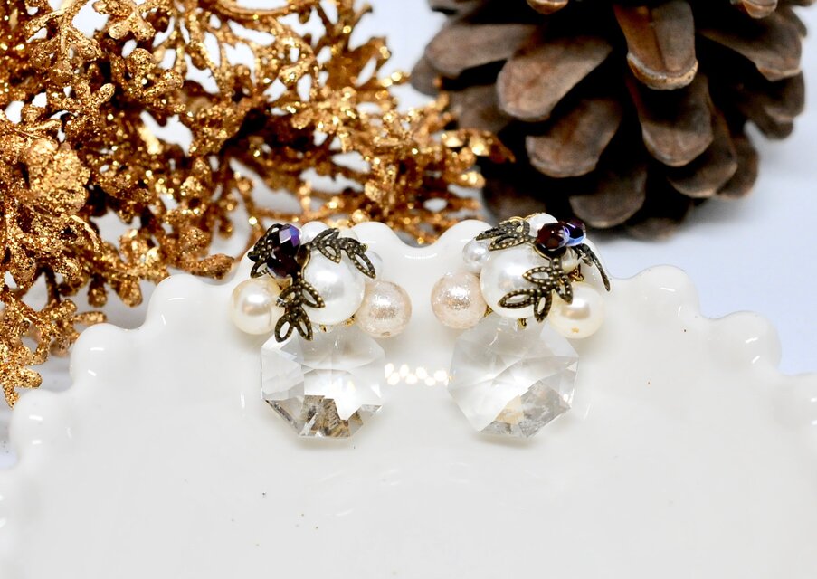 クリスタル ピアス luminous