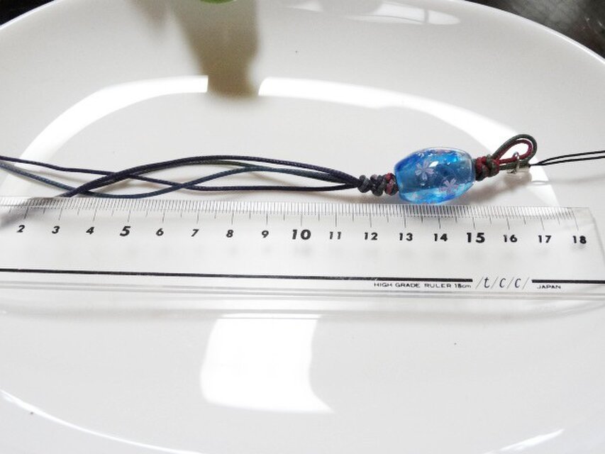 とんぼ玉ストラップ2 | iichi 日々の暮らしを心地よくするハンドメイド