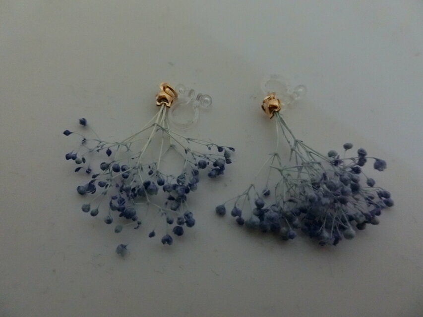 スウィートパワーに釘付け！桐谷モードのフェミニン系モダンピアス