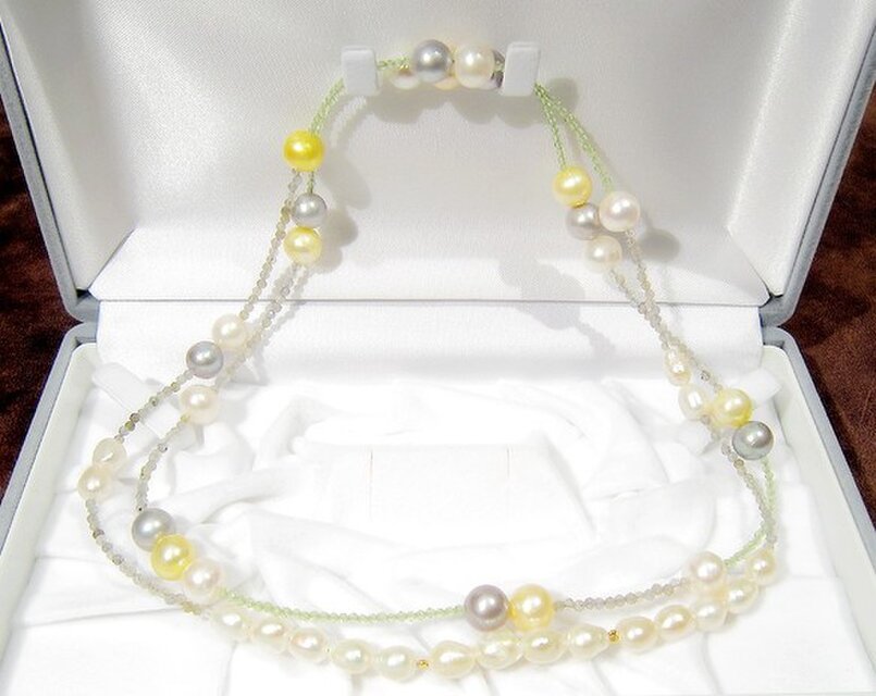 本真珠（淡水）とラブラドライト、ペリドットのロングネックレス（マルチカラー、ナチュラルカラー、ホワイト、84cm）