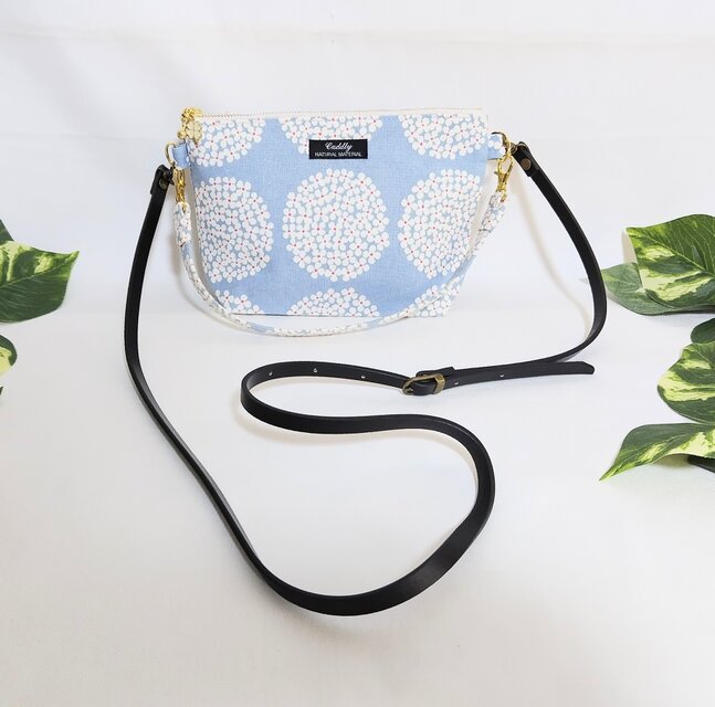 サークルフラワーのショルダーバック