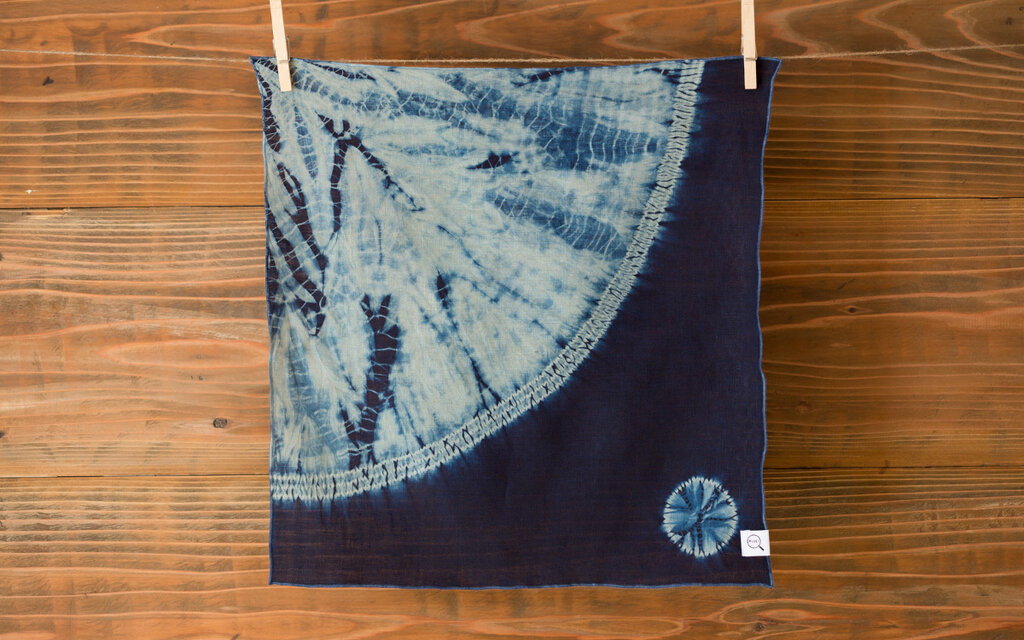本藍絞り染め　オーガニックリネンハンカチ（月夜）