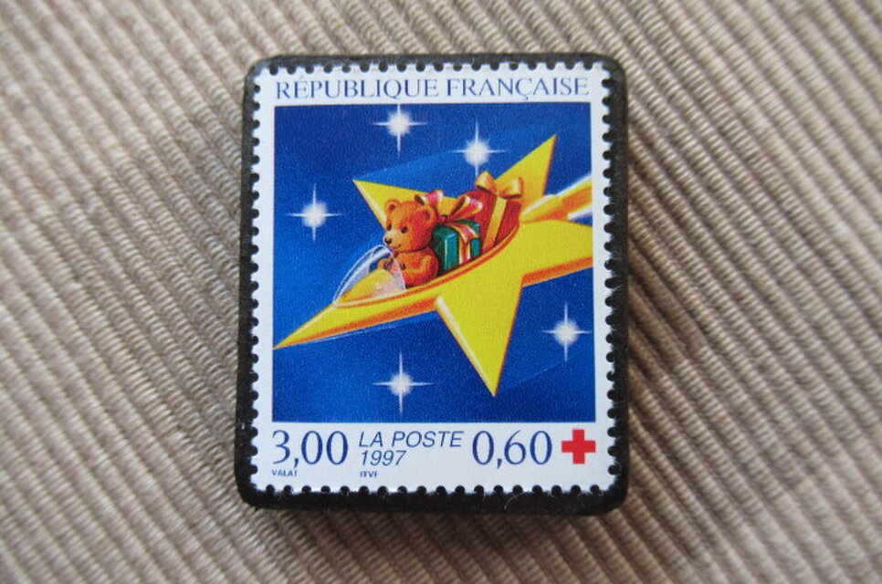 フランス　クリスマス切手ブローチ　6045