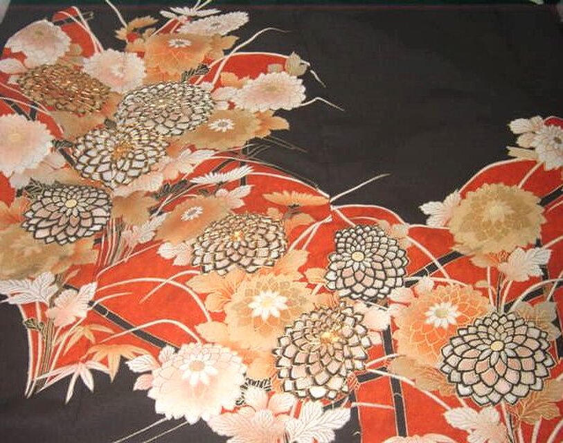 留袖リメイク♪菊の刺繍が素敵な留袖ワンピース♪裾変形♪ハンドメイド