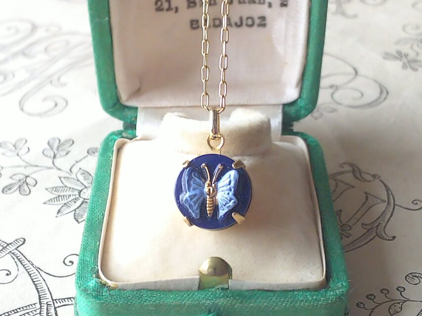 ヴィンテージ　蝶（Gray-Blue/Navy-Blue）11ﾐﾘ　ネックレス
