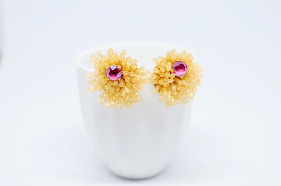 ビーズフラワーピアス cotton candy