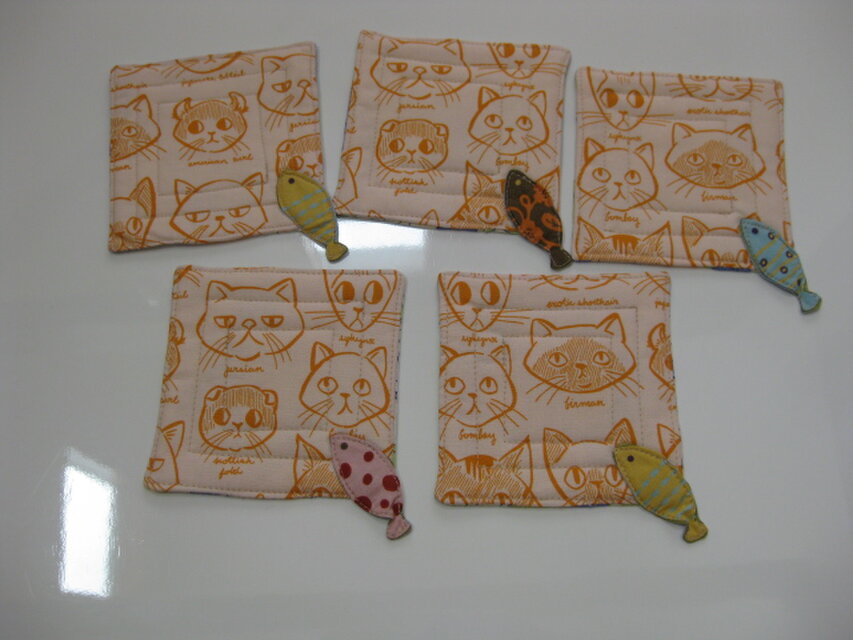 お魚添えコースター