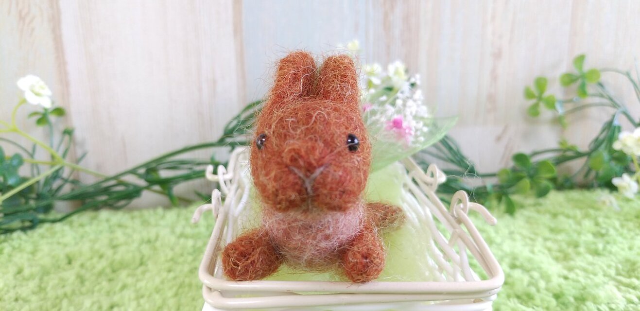 【セール】羊毛うさぎ*Sサイズ*横座り*ブラウン