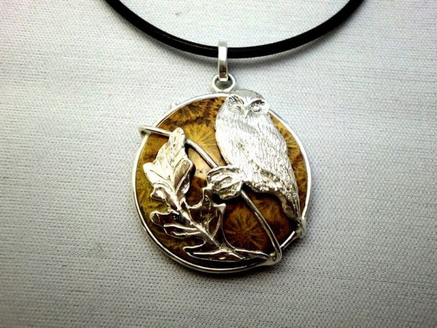 化石フクロウペンダント