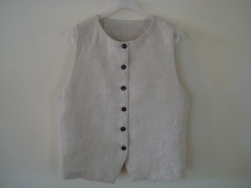 装いのアクセントに！「リネン＊ベスト」