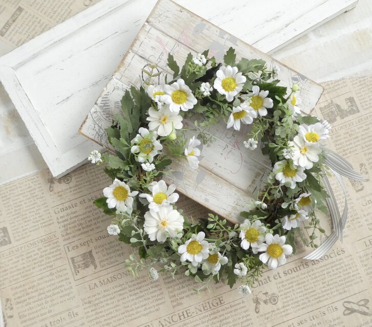 母の日に 白い小花のリース