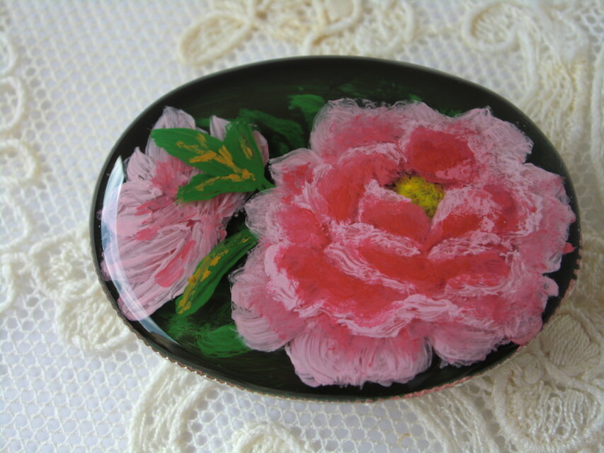 牡丹＊手描きレジンの帯留め