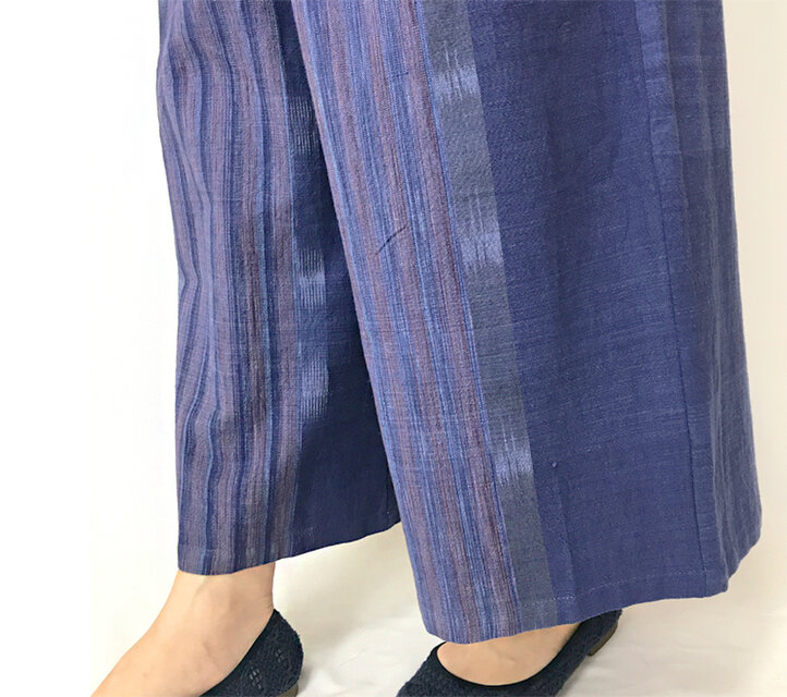 柔らか手織綿のロングワイドパンツ、絣模様、朝焼けブルー