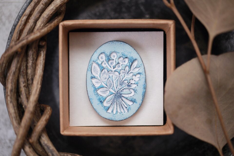 : : : 陶土の草花ブローチ : : : 274