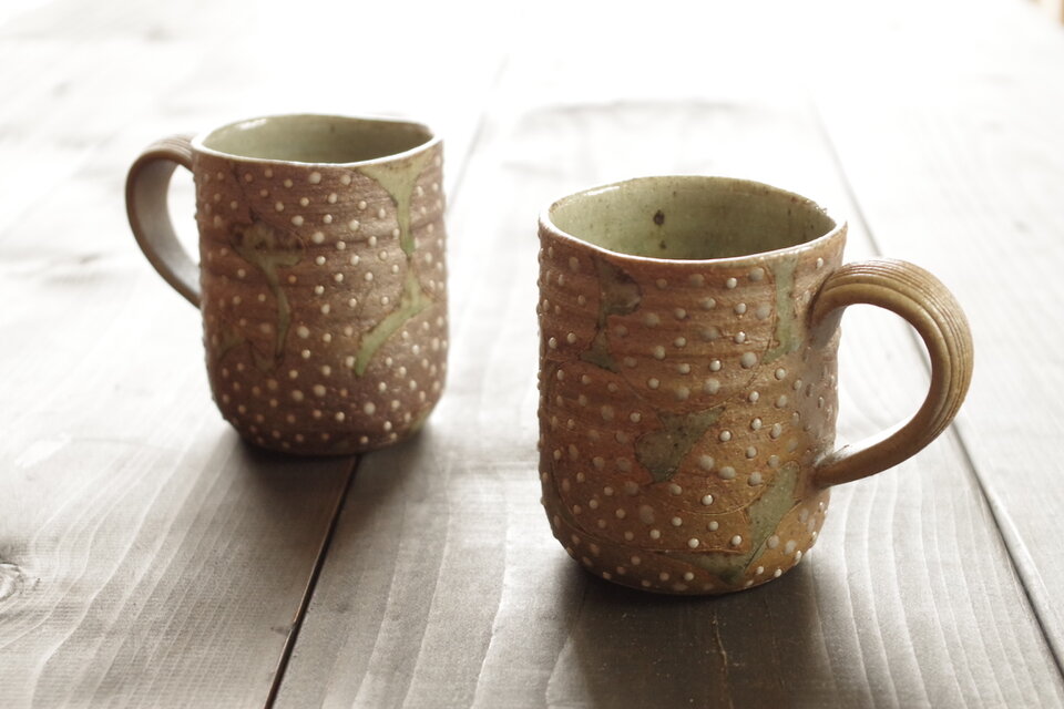 焼き締め釉彩マグカップ　葉
