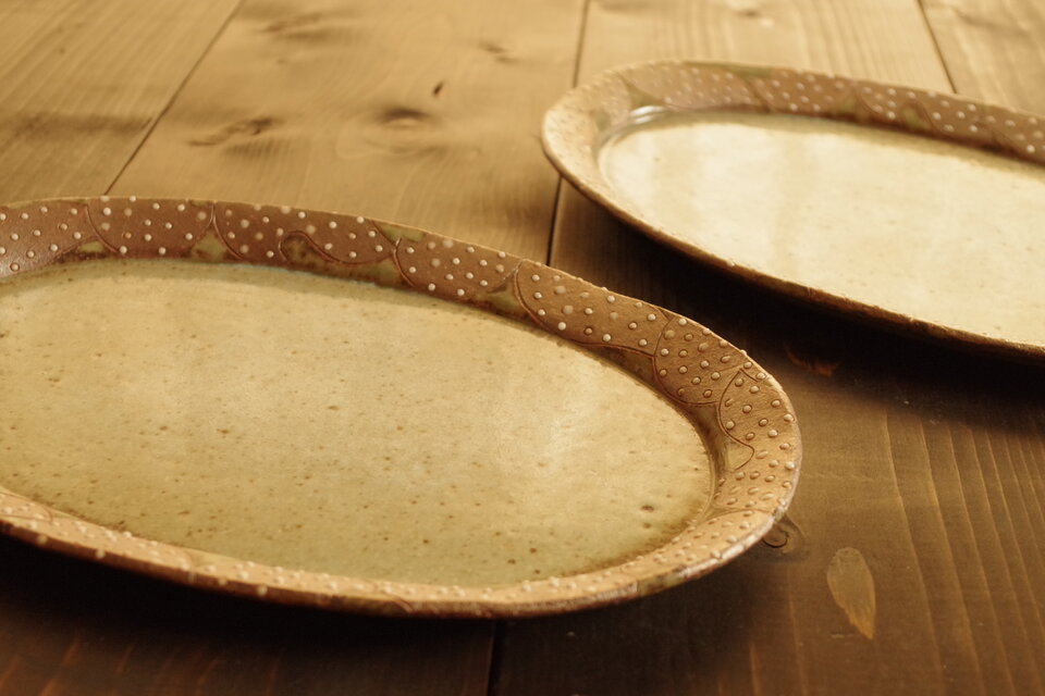 釉彩リムプレート　オーバル　葉