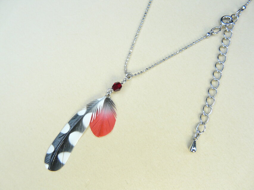 粘土の羽根飾り＿アカゲラ＿ネックレス（チェーン・革紐）＿小 S中