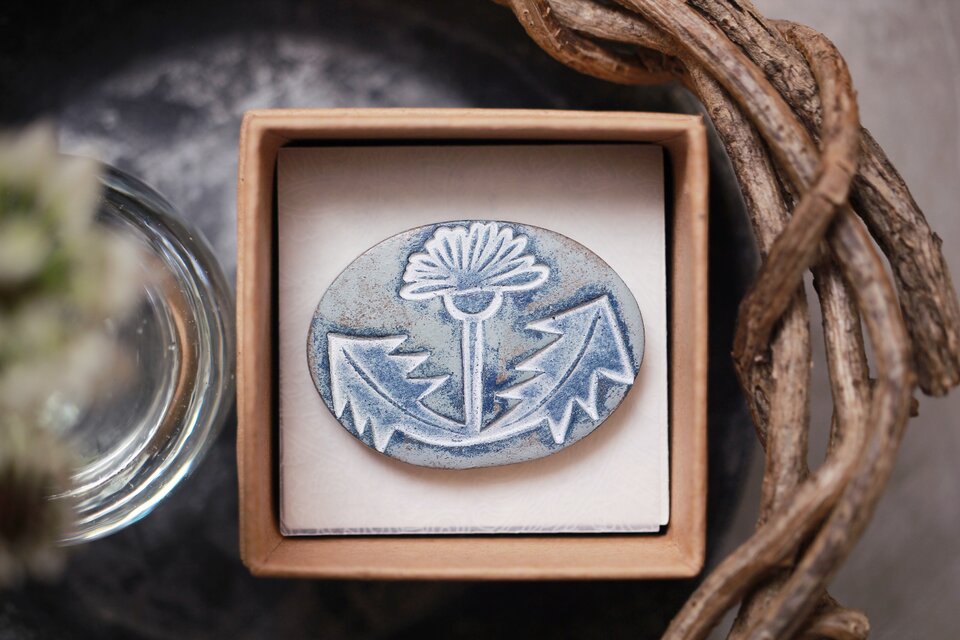 : : : 陶土の草花ブローチ : : : 277（ヘアゴム変更可）