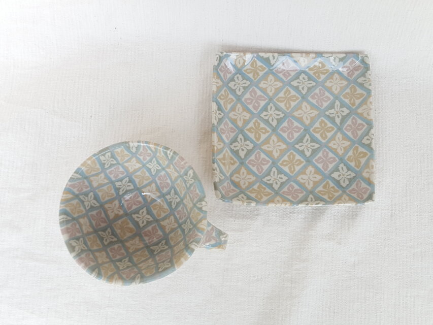 練上　カップソーサー　花菱文　緑　透明釉薬