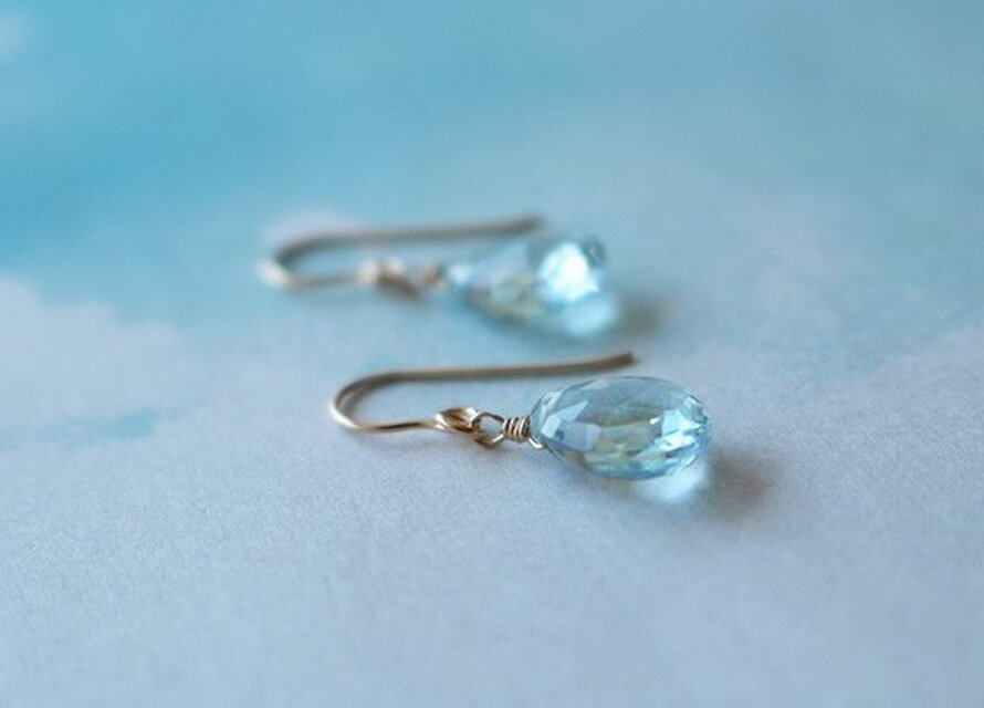 【アウトレット】約25%OFF★ 3,800円→2,900円アクアマリン＜ペアシェイプAAA＞＞のピアス（14KGF）