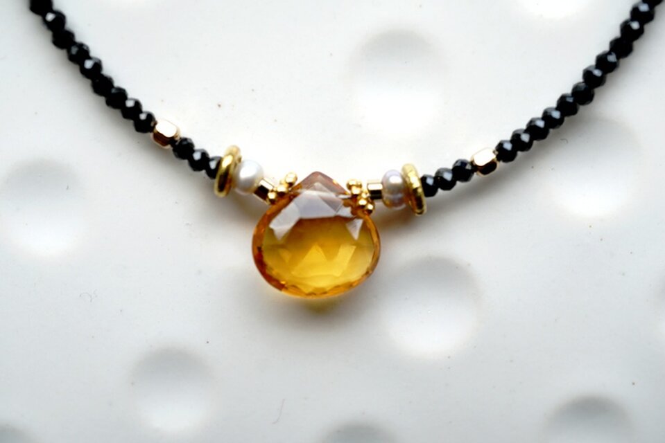 美しいシトリンを楽しんでね、のブラックスピネルネックレス。