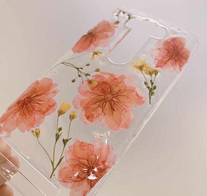 全機種対応】桜とかすみ草の押し花スマホカバー♡iPhoneもAndroidも ...