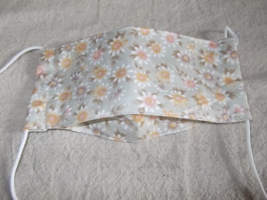 小花柄の舟型マスク