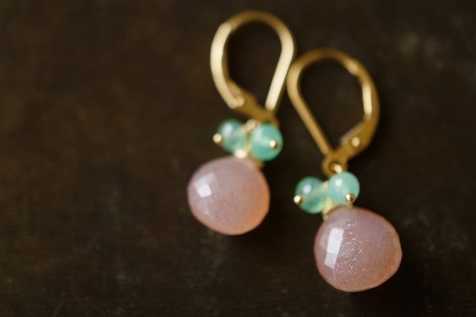 K14GF ミント*ピンクベージュレバーバックピアス