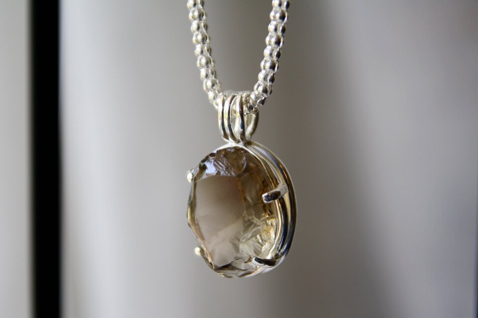 グラデーションスモーキークォーツ　svネックレス　