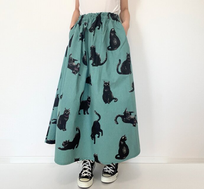 こなまいきな黒猫のロングスカート＊マキシ丈＊コットン100％＊リーフ