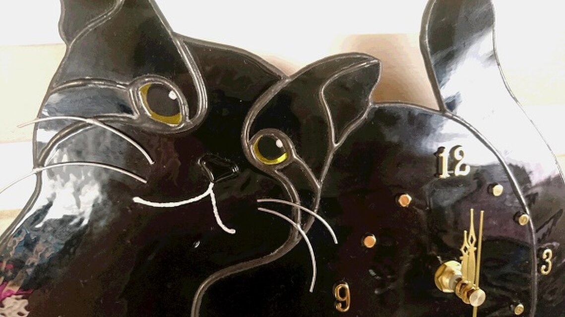 ステンドグラスの黒猫時計 | iichi 日々の暮らしを心地よくする 