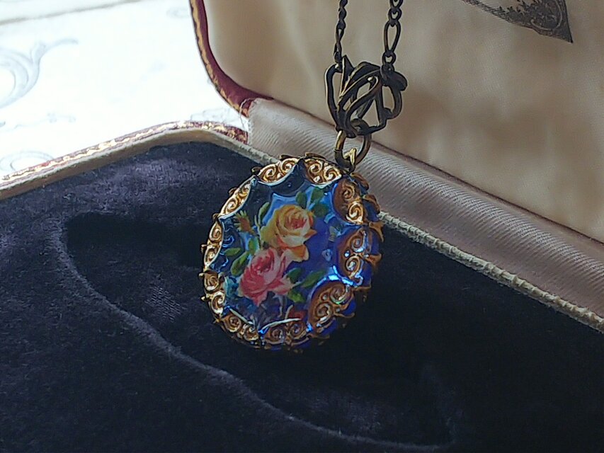 ヴィンテージ　Blue薔薇（23㎜）／Mirror･GoldｰEdge　ネックレス