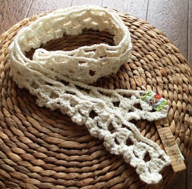 かぎ針編み　ウールのレース編みストール