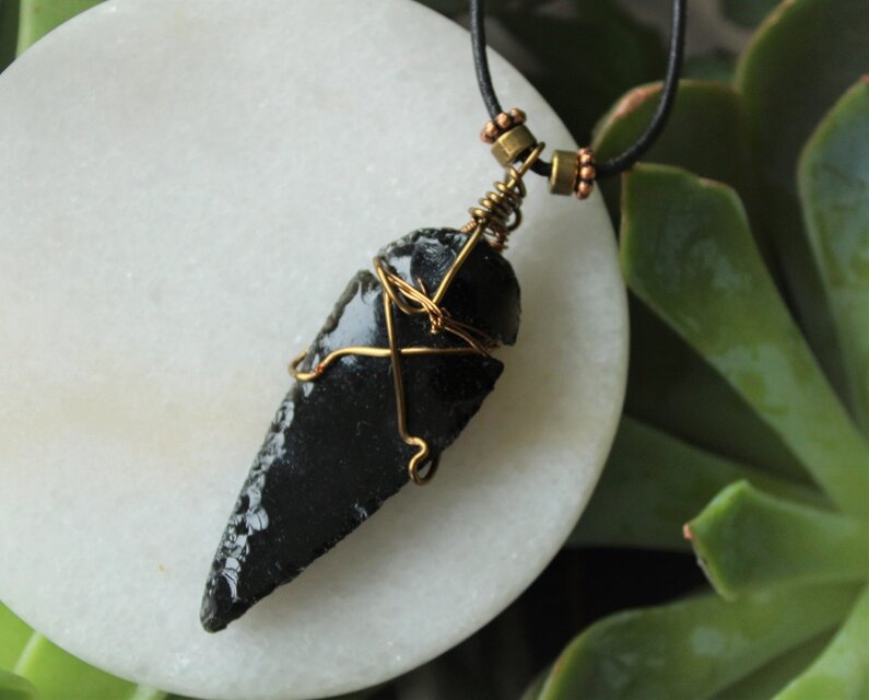 ブラックオブシディアン ネガティブなエネルギーを吸収する守護石