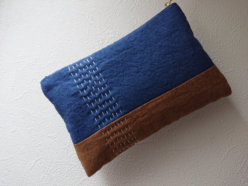 リネンパッチとすてっちのポーチ　"ao "