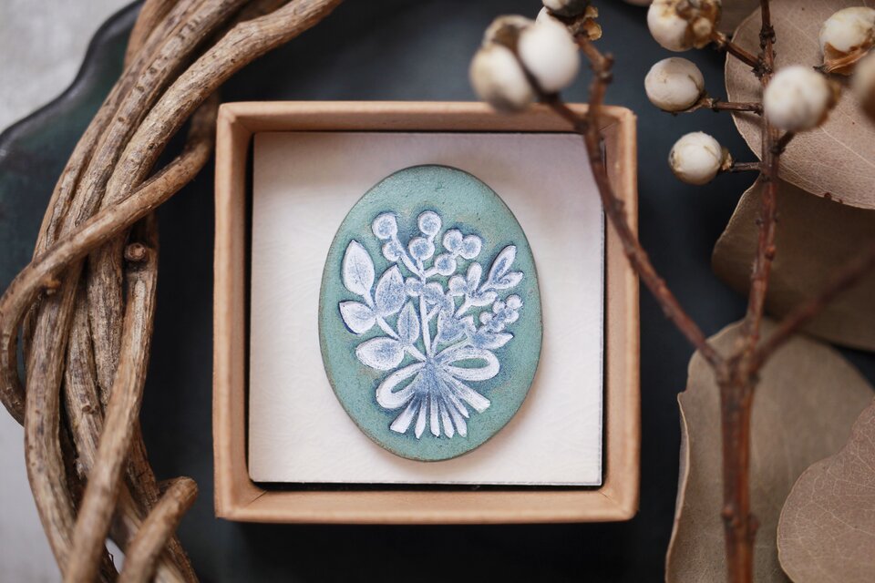 : : : 陶土の草花ブローチ : : : 357