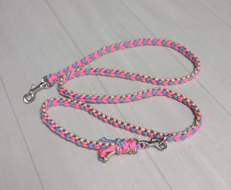 LoveLove編みのカフェリード　小型～中型犬用　お揃いの首輪もあります