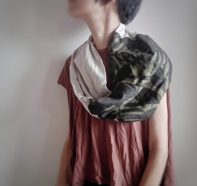 スヌード　カーキリーフ　送料無料