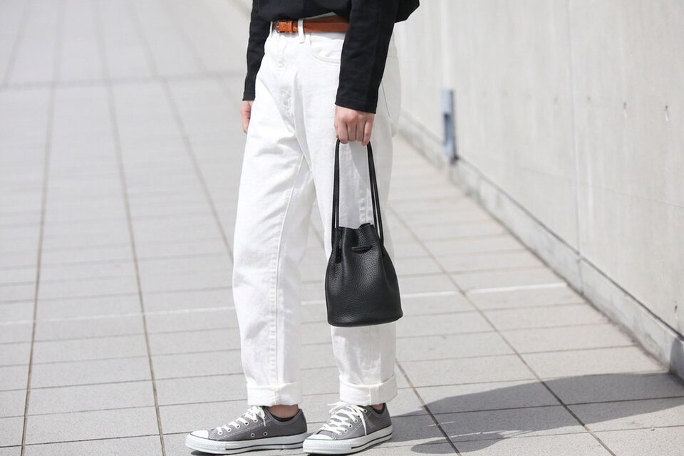 大きいバッグ、もういらない人へ】巾着ショルダーバッグ ミニマム 本革