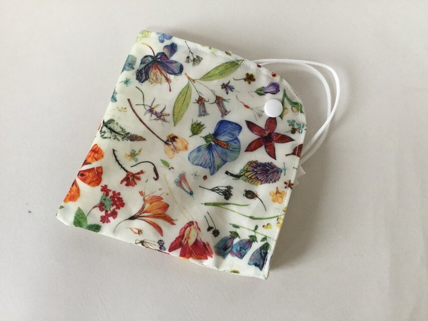 リバティ　フローラルイブ　ラミネート　マスクケース　サニタリーポーチ